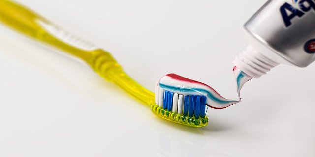 zuby, dentální hygiena, zdraví, čištění zubů